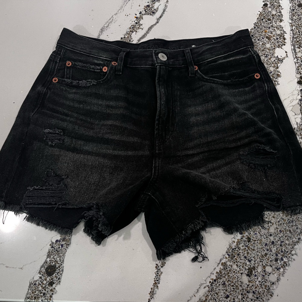 American Eagle Black Denim 90’s Boyfriend Short